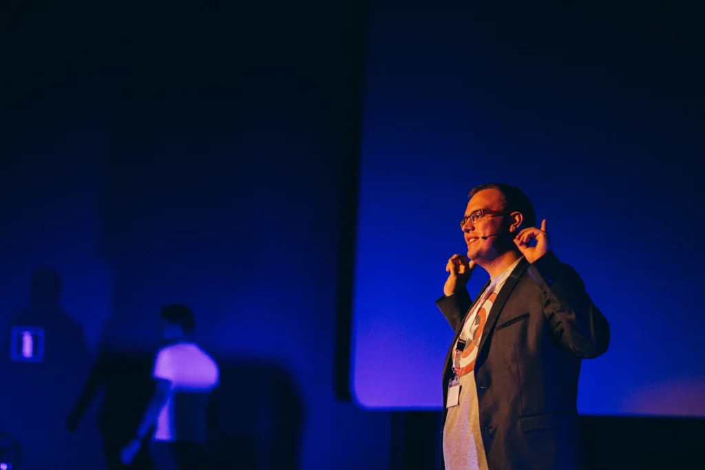 Photo d'un workshop organiser par underside autour des chatbots au kinepolis imagibraine