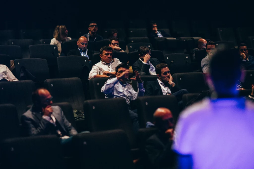 Photo d'un workshop organiser par underside autour des chatbots au kinepolis imagibraine