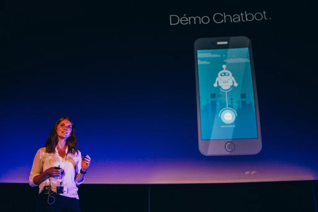 Photo d'un workshop organiser par underside autour des chatbots au kinepolis imagibraine