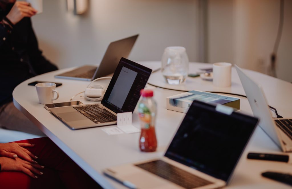 photo durant un workshop design thinking