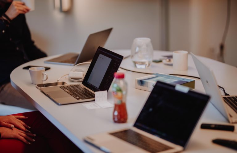 photo durant un workshop design thinking