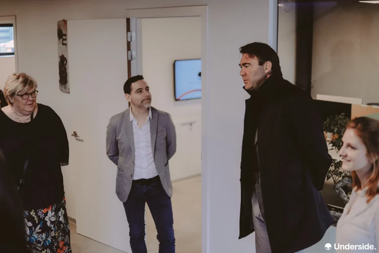 Photo lors de la visite du ministre Denis Ducarme