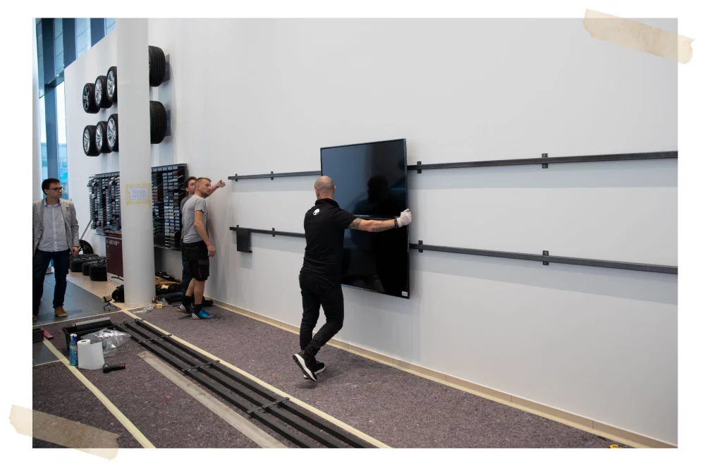 Photo Installation de Display dans un showroom automobile